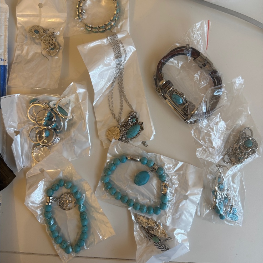 Turquoise and Silver Jewelry Set - Picture 5 of 5